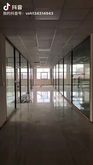 办公室玻璃隔断批发安装，玻璃安装，铝合金不锈钢门窗。