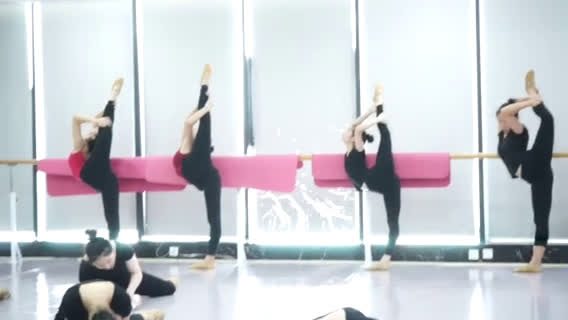 少年/幼儿、成人舞蹈培训 提供拉丁舞、中国舞课程 专业老师，优美的环境